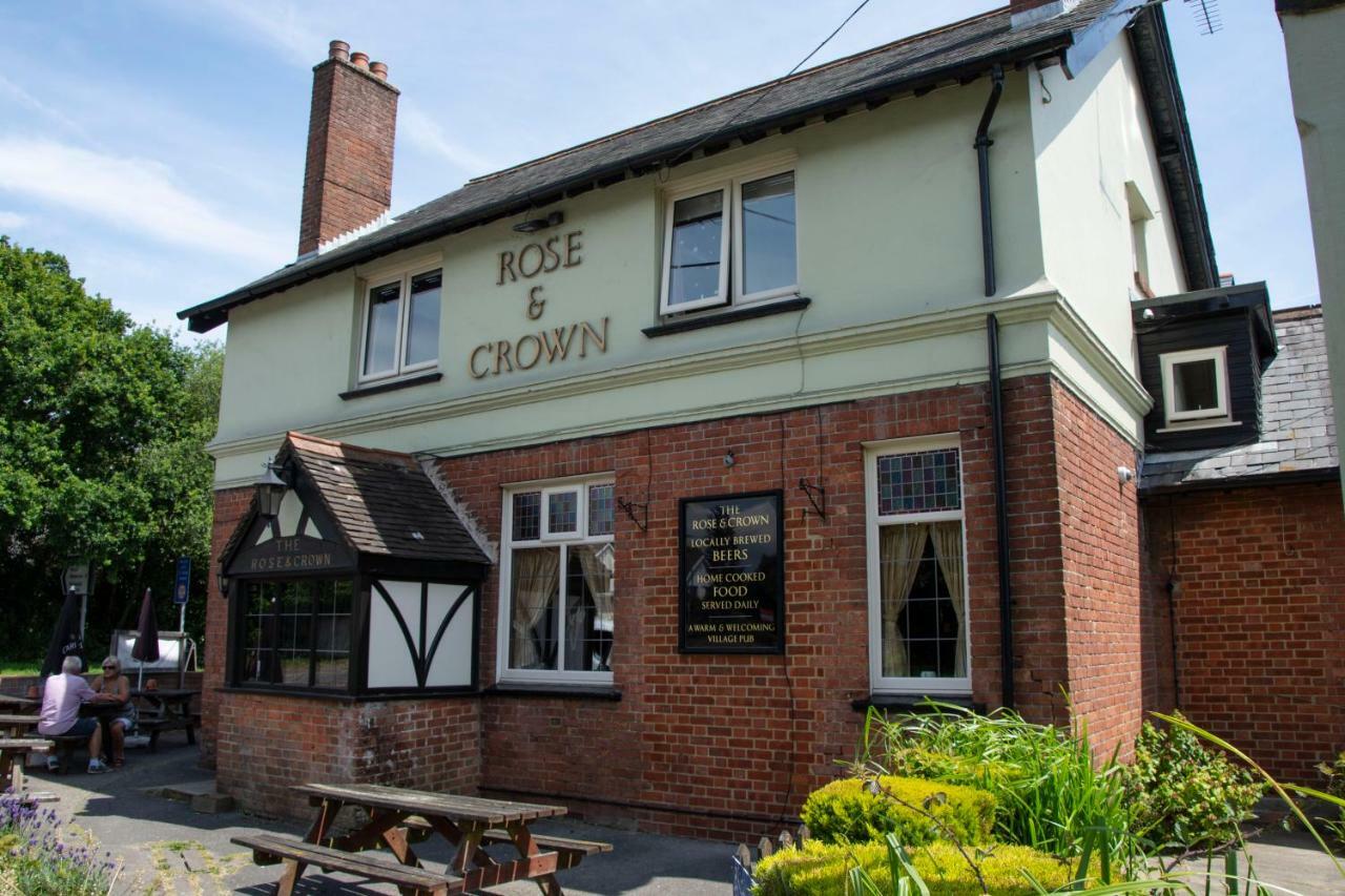 Rose And Crown Hotel Lytchett Matravers Eksteriør billede